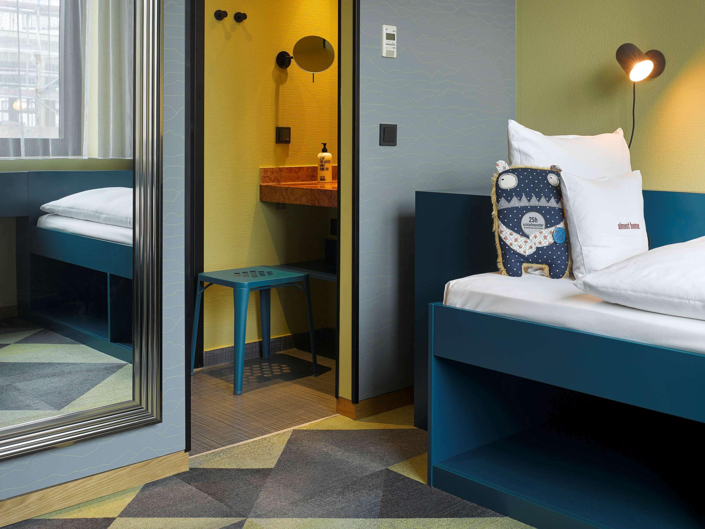 Hotel 25hours The Trip 4*