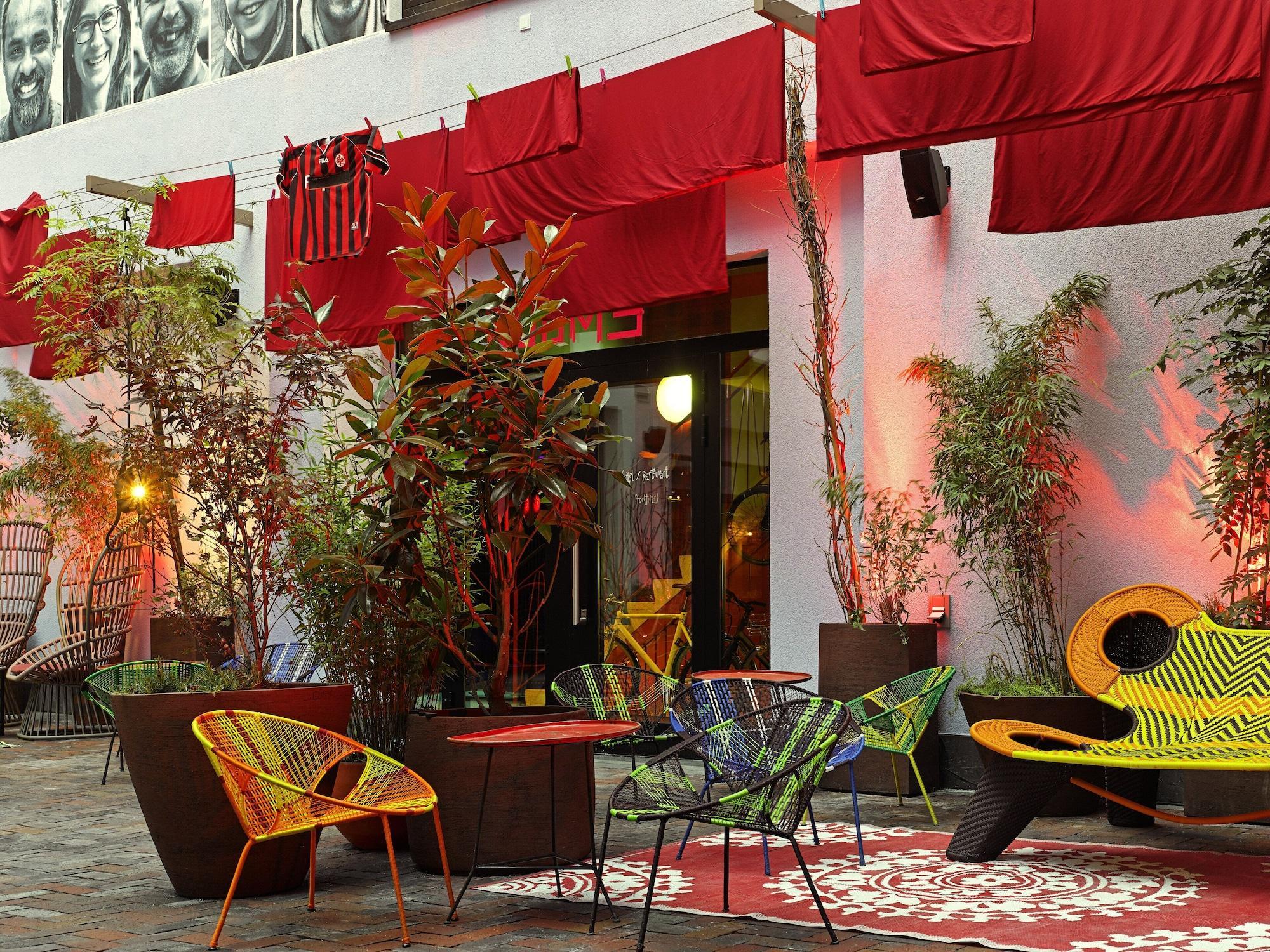 Hotel 25hours The Trip 4*